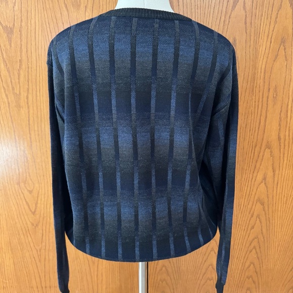 Like New Men’s Size XL Bachrach Sweater Blues & Grays Ombre Pattern 52% Wool - Picture 2 of 7